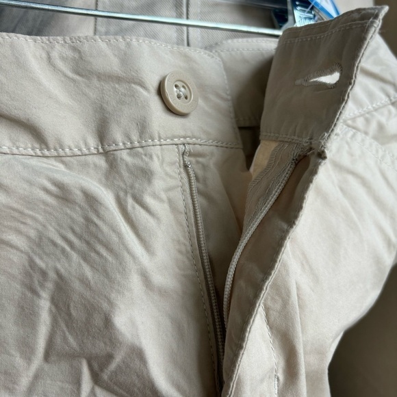 Columbia Women’s Shorts - Picture 5 of 11